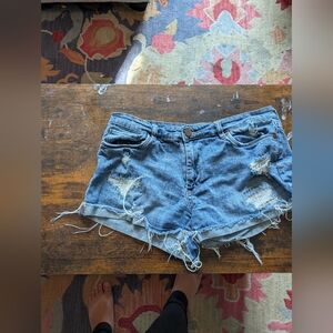 Blank NYC Distressed Denim Jean Shorts Raw Hem Ripped Blue Casual